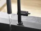 Смеситель для кухни Hansgrohe Talis M54 210 (цвет - чёрный матовый), с вытяжным душем (72801670) фото 7 Aquada.com.ua