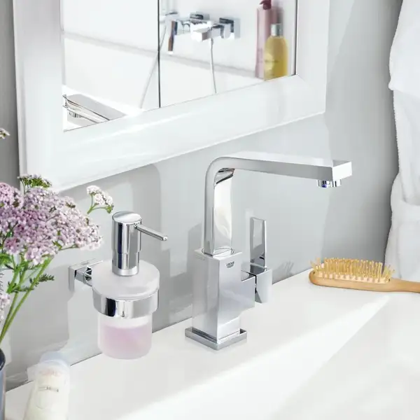 Дозатор рідкого мила Grohe Essentials Cube New (40756001)