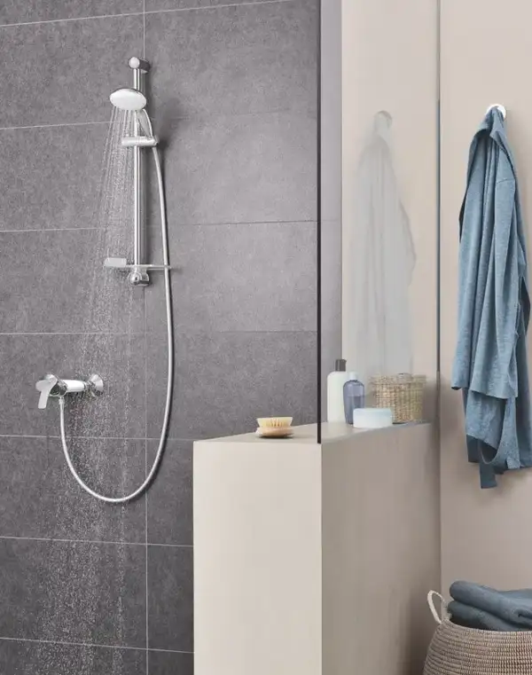 Душовий гарнітур зі штангою, 4 режими струменю Grohe New Tempesta Rustic (26086001)