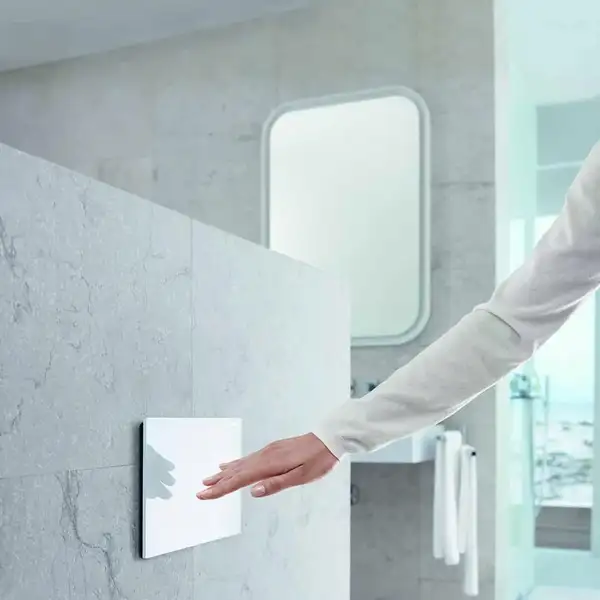 Смывная клавиша Geberit Sigma 70 (стекло белое), для смывного бачка скрытого монтажа Sigma 8 см (115.625.SI.1) фото 4 Aquada.com.ua