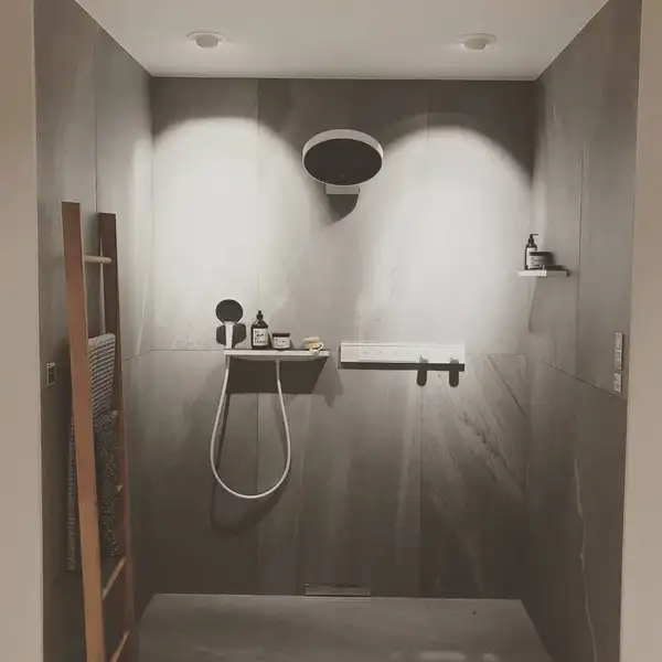 Полочка для душа Hansgrohe Rainfinity Shelf 500 (цвет - белый матовый) (26844700) фото 2 Aquada.com.ua
