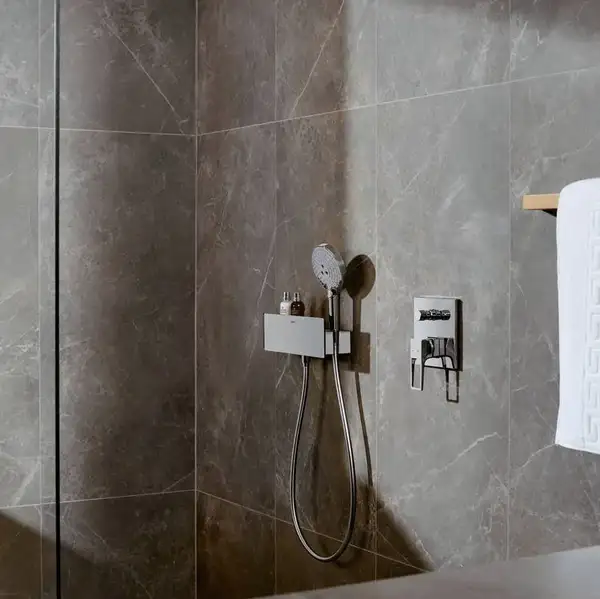 Шланговое під'єднання для душа Hansgrohe Fixfit Porter 300 з власником і поличкою, хром (26456000)