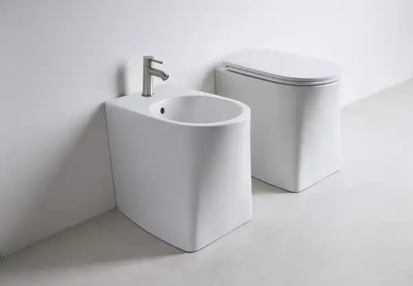 Унитаз пристенный, напольный NoRim (безободковый) AXA DP, с сиденьем Soft Close Slim, белый матовый (8401412+AF8412) фото 2 Aquada.com.ua