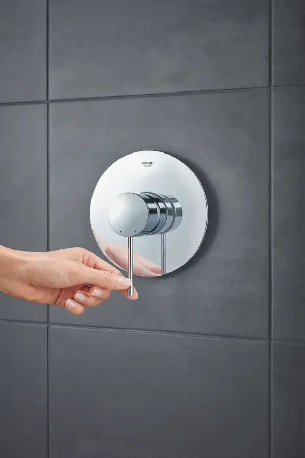 Змішувач прихованого монтажу для 1 споживача Grohe Essence New (24057001)