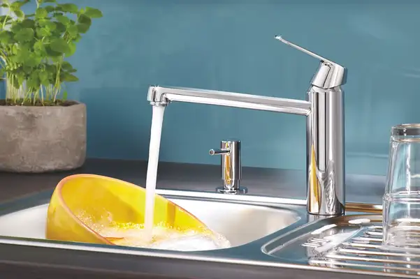 Grohe Eurosmart Cosmopolitan Смеситель для кухни, хром (30193000)