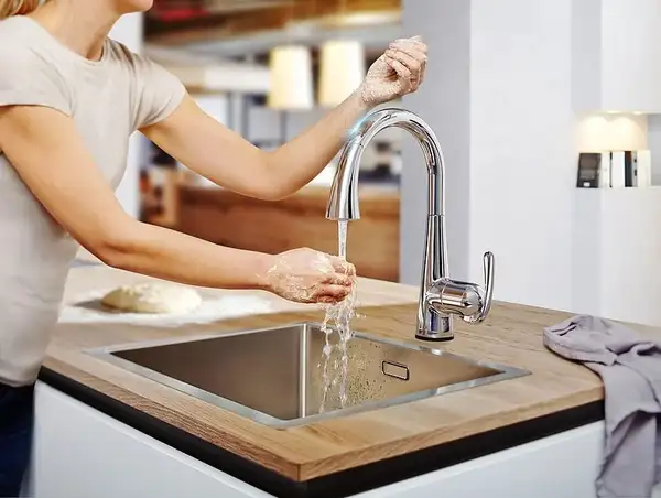 GROHE Сенсорний одноважільний змішувач для мийки Zedra Touch  (30219001) фото 3 Aquada.com.ua