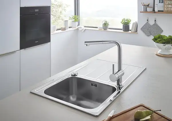 Смеситель для кухни, с выдвижным изливом Grohe Minta (цвет - хром) (32168000) фото 5 Aquada.com.ua