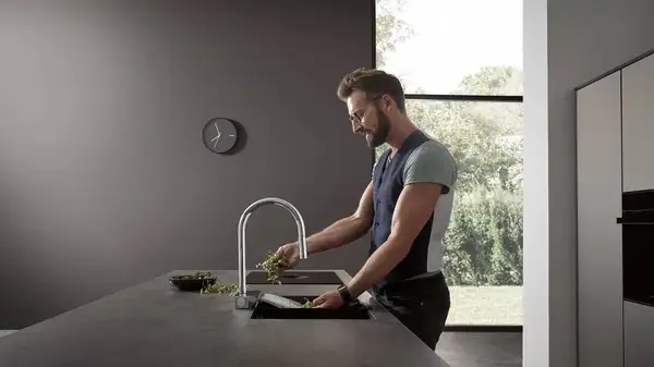 Смеситель для кухни Hansgrohe Aquno Select 170 3jet, sBox (цвет - хром), с вытяжным душем (73831000) фото 4 Aquada.com.ua