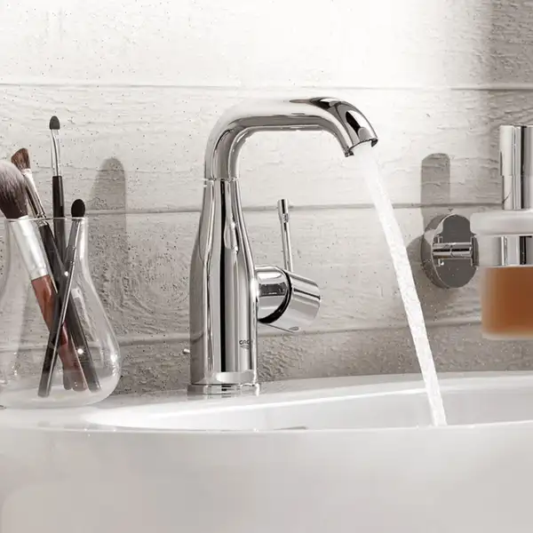 Змішувач для раковини M-розміру Grohe Essence New (23462001)