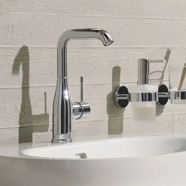 Змішувач для раковини M-розміру Grohe Essence New (23462001)