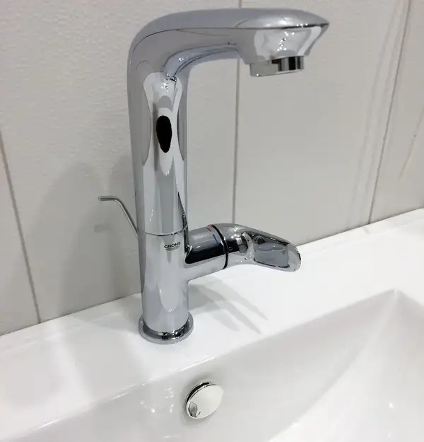 Смеситель однорычажный для раковины Grohe Eurostyle Solid 1/2" L-Size (цвет - хром) с донным клапаном (23718003) фото 3 Aquada.com.ua