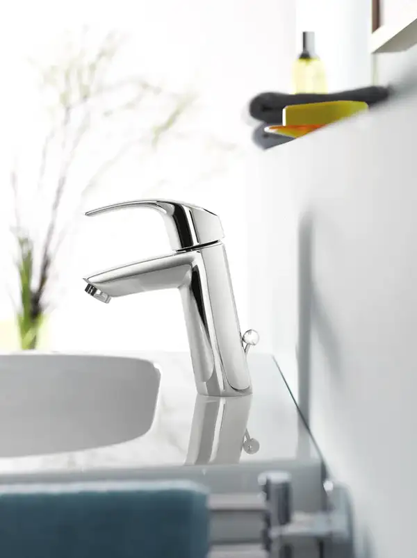 Смеситель однорычажный для раковины Grohe Eurosmart DN 15 S-Size (цвет - хром) с донным клапаном (33265002) фото 4 Aquada.com.ua