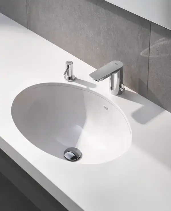 Смеситель электронный для раковины Grohe Bau Cosmopolitan E (цвет - хром), без смешивания (36452000) фото 3 Aquada.com.ua