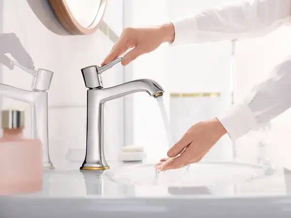HANSGROHE Смеситель для раковины однорычажный, хром/золото Metropol Classic (31302090) фото 3 Aquada.com.ua