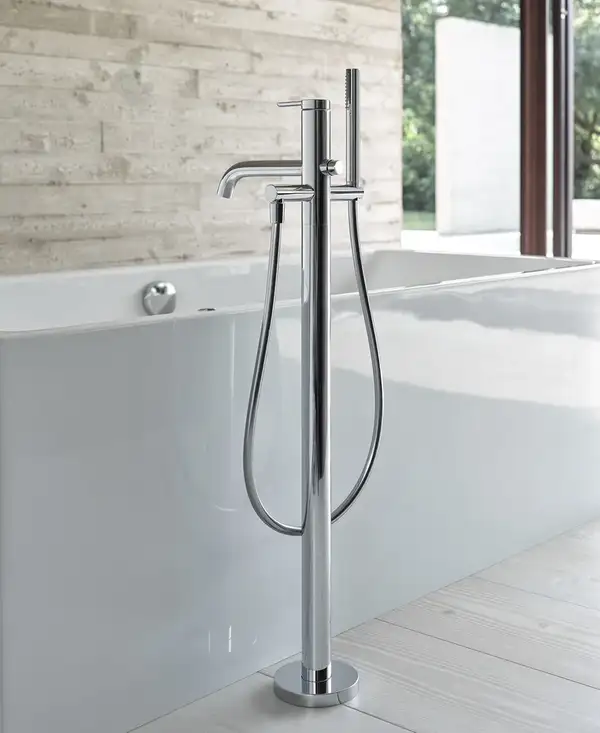 Смеситель для ванны напольный Duravit C.1 (цвет - хром), с душевым гарнитуром (C15250000010) фото 2 Aquada.com.ua
