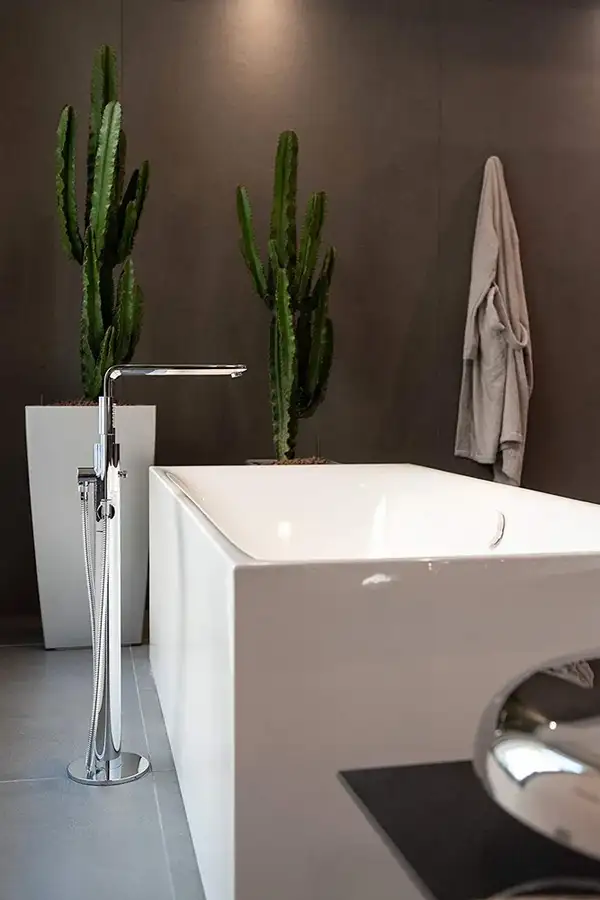 Смеситель отдельностоящий для ванны Grohe Lineare (цвет - хром) (23792001) фото 6 Aquada.com.ua
