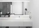 Смеситель для раковины высокий Hansgrohe Vernis Shape (цвет - хром), с донным клапаном из металла (71590000) фото 2 Aquada.com.ua