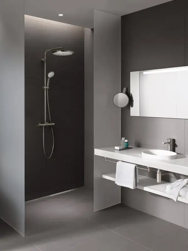 Душевая система Grohe Euphoria System 310 термостатом, (цена - темный графит матовый) (26075AL0) фото 3 Aquada.com.ua