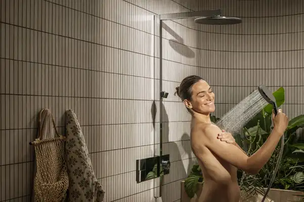 Hansgrohe Raindance Alive Q 210/340 Душевая система, хром (24582000)