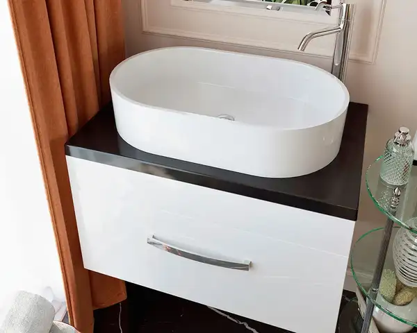 Snail Тумба «Мадлен» з умивальником «Ліана» А801 Сапфір глянець (700КМ172A801)