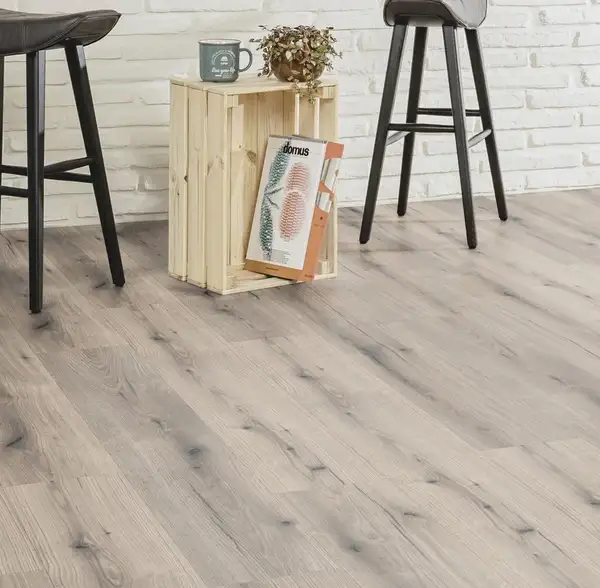 Ламінат Kaindl Natural Touch Standard Plank K5576 Дуб EVOKE KNOT SOLANO (K5576/RI)