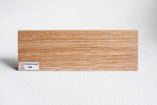 Плінтус 82x16 мм, шпон нат. дерева 499, Lucciano (173/082QC16L499)