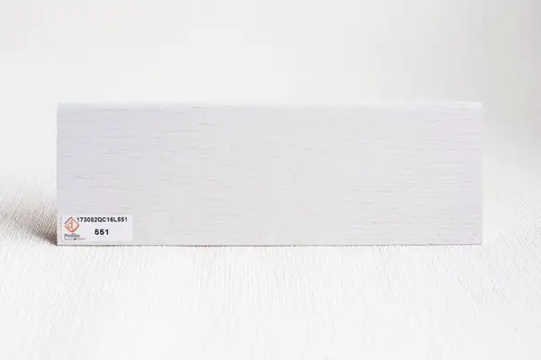 Плінтус 82x16 мм, шпон нат. дерева 551, Lucciano (173082QC16L551)