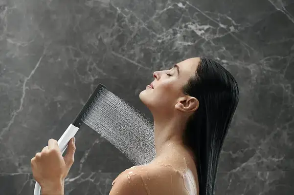 Лейка для душа "палочка" Hansgrohe Rainfinity EcoSmart (цвет - белый матовый/чёрный), 1 вид струи (26867700) фото 2 Aquada.com.ua