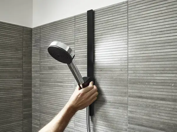 Слайдер для душевых шлангов Hansgrohe WallStoris, чёрный матовый (27917670) фото 2 Aquada.com.ua