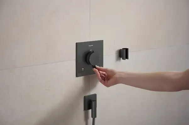 Шлангове приєднання Hansgrohe Fixfit Fine E (колір - шліфований чорний хром)  28883340