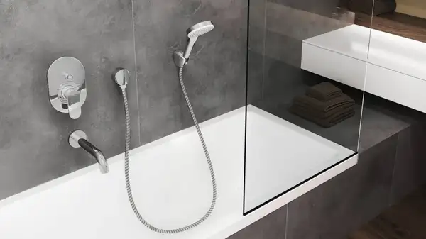 Излив для ванны 204 мм Hansgrohe Vernis Blend (цвет - хром) (71420000) фото 2 Aquada.com.ua