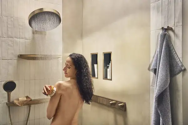 Термостат для скрытого монтажа на 5 потребителей Hansgrohe RainSelect (цвет - шлифованная бронза) 15384140
