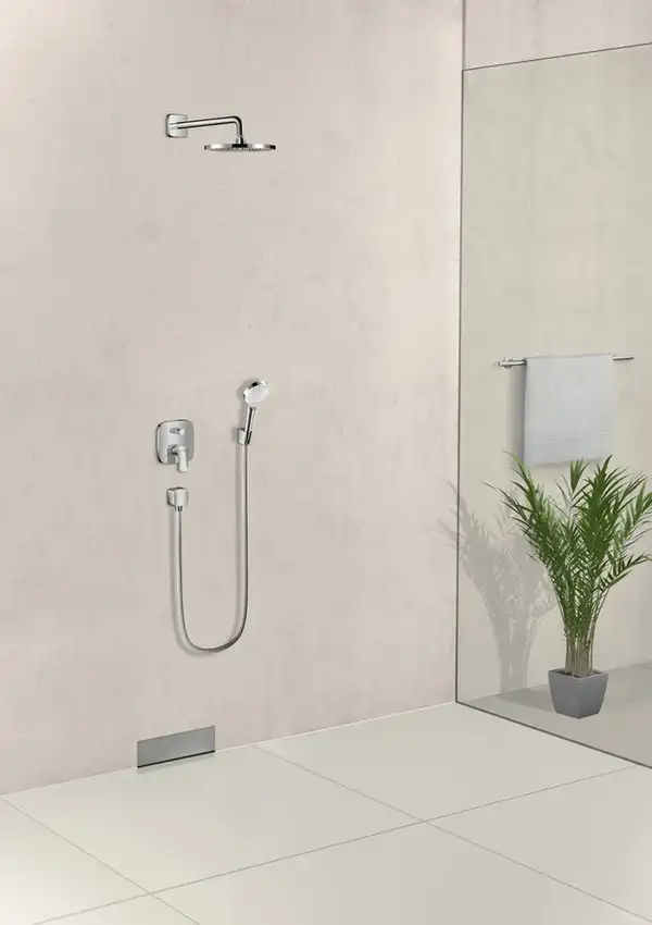 Смеситель для ванны/душа, со встроенной защитной комбинацией Hansgrohe Logis (цвет - хром) 71407000