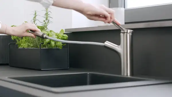 Hansgrohe Zesis M33 Змішувач кухонний, сталь (74803800)