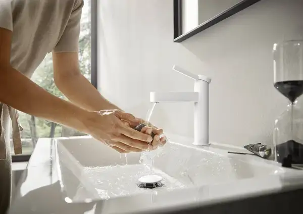 Смеситель для раковины Hansgrohe Finoris (цвет - белый матовый), с донным клапаном Push Open (76010700) фото 2 Aquada.com.ua
