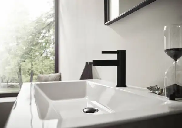 Смеситель для раковины Hansgrohe Finoris (цвет - чёрный матовый), с донным клапаном (76020670) фото 2 Aquada.com.ua