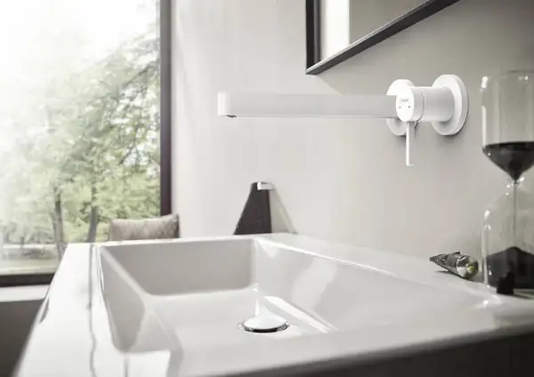 Смеситель для раковины настенный Hansgrohe Finoris (цвет - белый матовый), излив 225 мм (76050700) фото 2 Aquada.com.ua