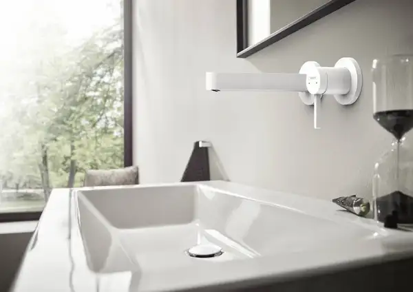 Смеситель для раковины настенный Hansgrohe Finoris (цвет - белый матовый), излив 165 мм (76051700) фото 2 Aquada.com.ua