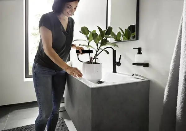 Смеситель для раковины высокий, с вытяжным душем, 2 вида струи Hansgrohe Finoris (цвет - чёрный матовый), с донным клапаном Push Open (76063670) фото 8 Aquada.com.ua