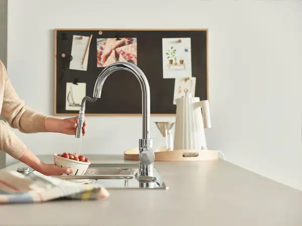Grohe Via Cosmo кухонный смеситель, хром (30612000)