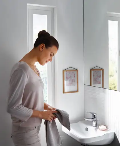 Смеситель для раковины Hansgrohe Novus (цвет - хром), без донного клапана (71050000) фото 2 Aquada.com.ua