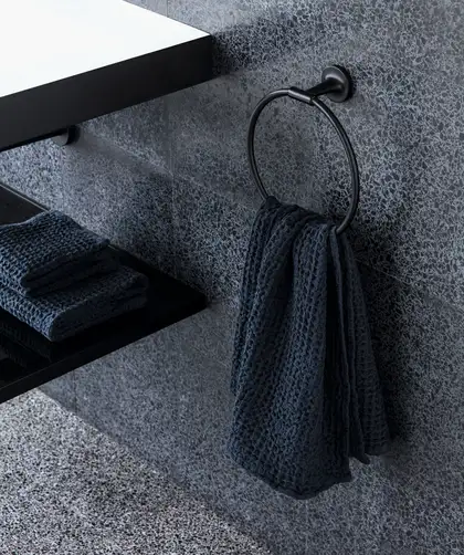 Полотенцедержатель-кольцо Ø 210 мм Duravit Starck T, чёрный матовый (0099474600) фото 3 Aquada.com.ua