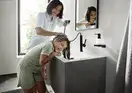 Смеситель для раковины высокий, с вытяжным душем, 2 вида струи Hansgrohe Finoris (цвет - чёрный матовый), с донным клапаном Push Open (76063670) фото 5 Aquada.com.ua