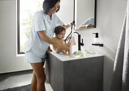 Дозатор для жидкого мыла Hansgrohe AddStoris, чёрный матовый/стекло матовое (41745670) фото 6 Aquada.com.ua