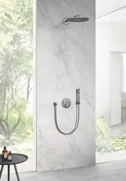 Верхний душ Ø 310 мм с держателем 430 мм Grohe Rainshower SmartActive Cube (цвет - тёмный графит, матовый) (26564AL0) фото 2 Aquada.com.ua