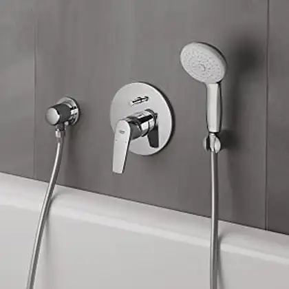 Душовий набір з тримачем, 3 режими струменя Grohe New Tempesta Classic (27849001)
