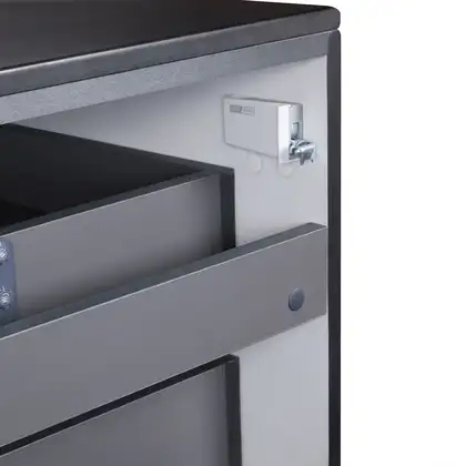 Тумба подвесная Qtap Tern 600х476х469 Matt black со столешницей и полотенцедержателем QT1774TPЛ602G (QT1779TPL602MB)
