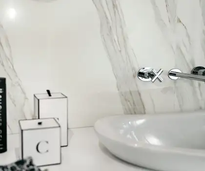 Плитка керамогранітна JW 02 Calacatta Reale LUC 300x600x9 Mirage (SG65)