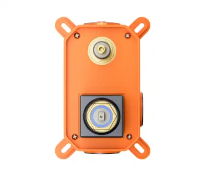 Душевая система CORSAN ADOUR CHROME + BOX скрытого монтажа (Z01MCH) Душевая система CORSAN ADOUR CHROME + BOX скрытого монтажа (Z01MCH)
