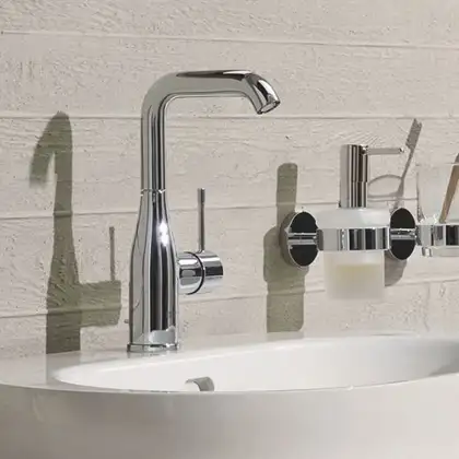 Змішувач для раковини M-розміру Grohe Essence New (23462001)